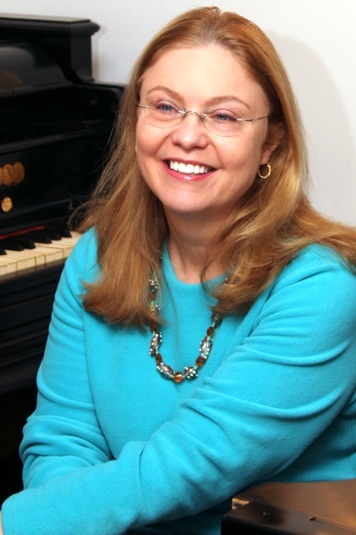 Head shot of Beth Anderson